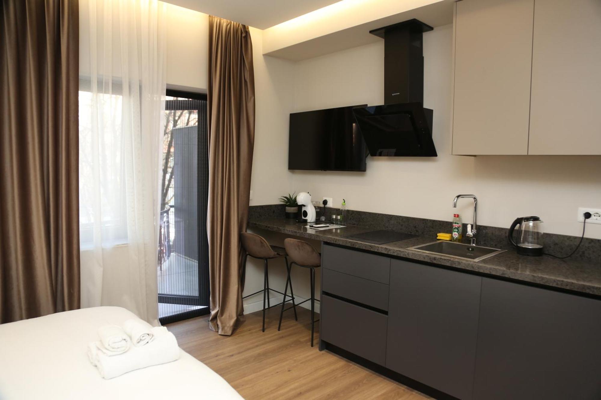 Lux Тирана